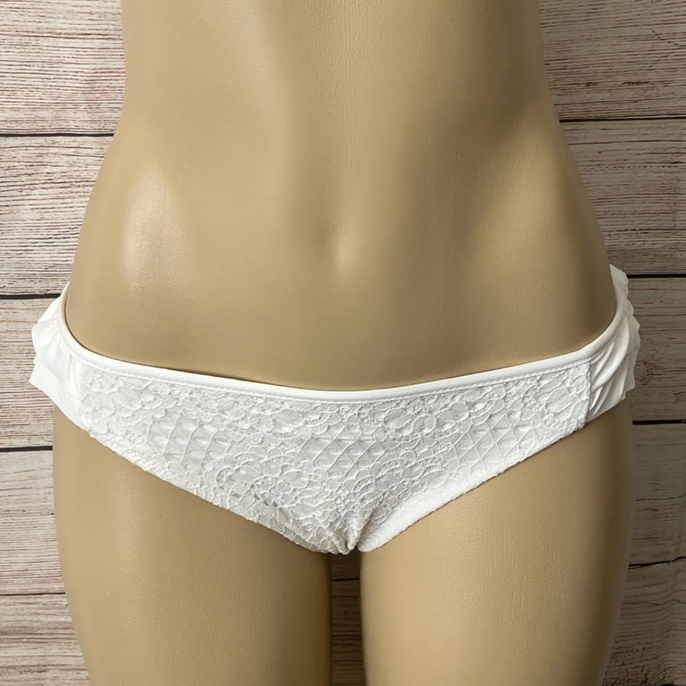 Penti Women’s Ivory With Lace Bikini Bottom Size 38